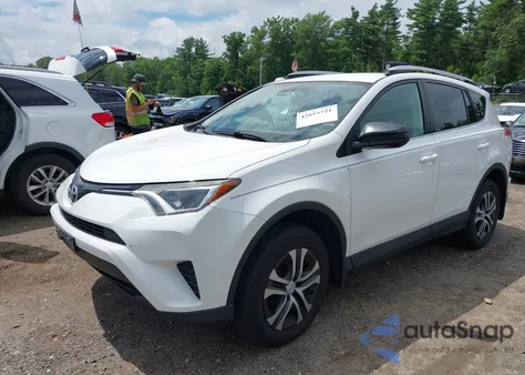 2016 Toyota Rav4 Le z USA, uszkodzony, nr VIN 2T3BFREV3GW502667